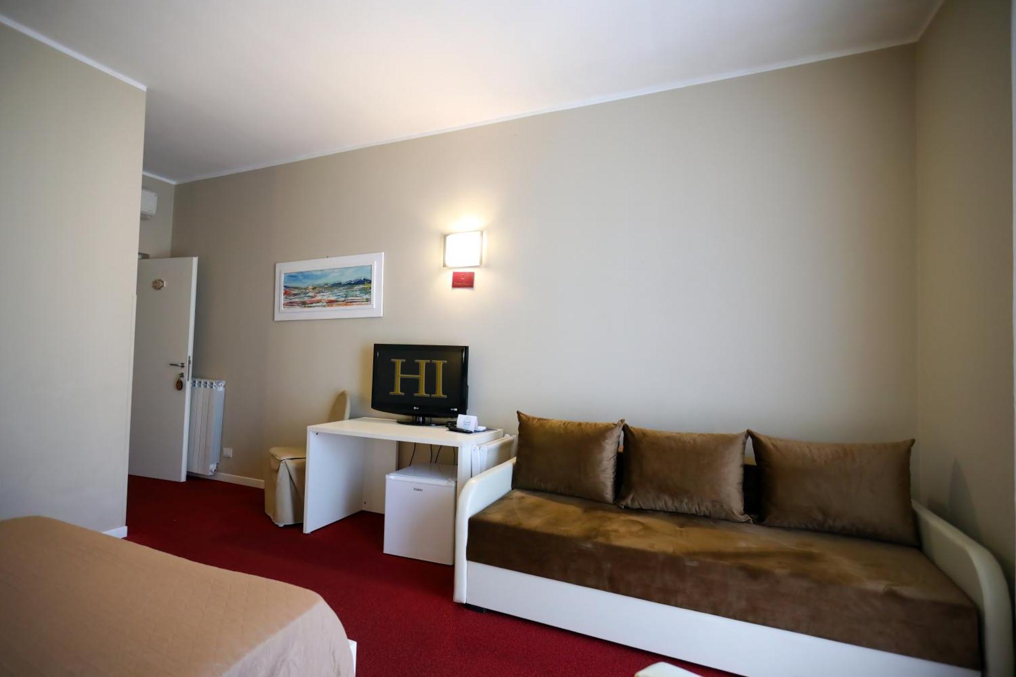 Hotel Italia ليريسي المظهر الخارجي الصورة