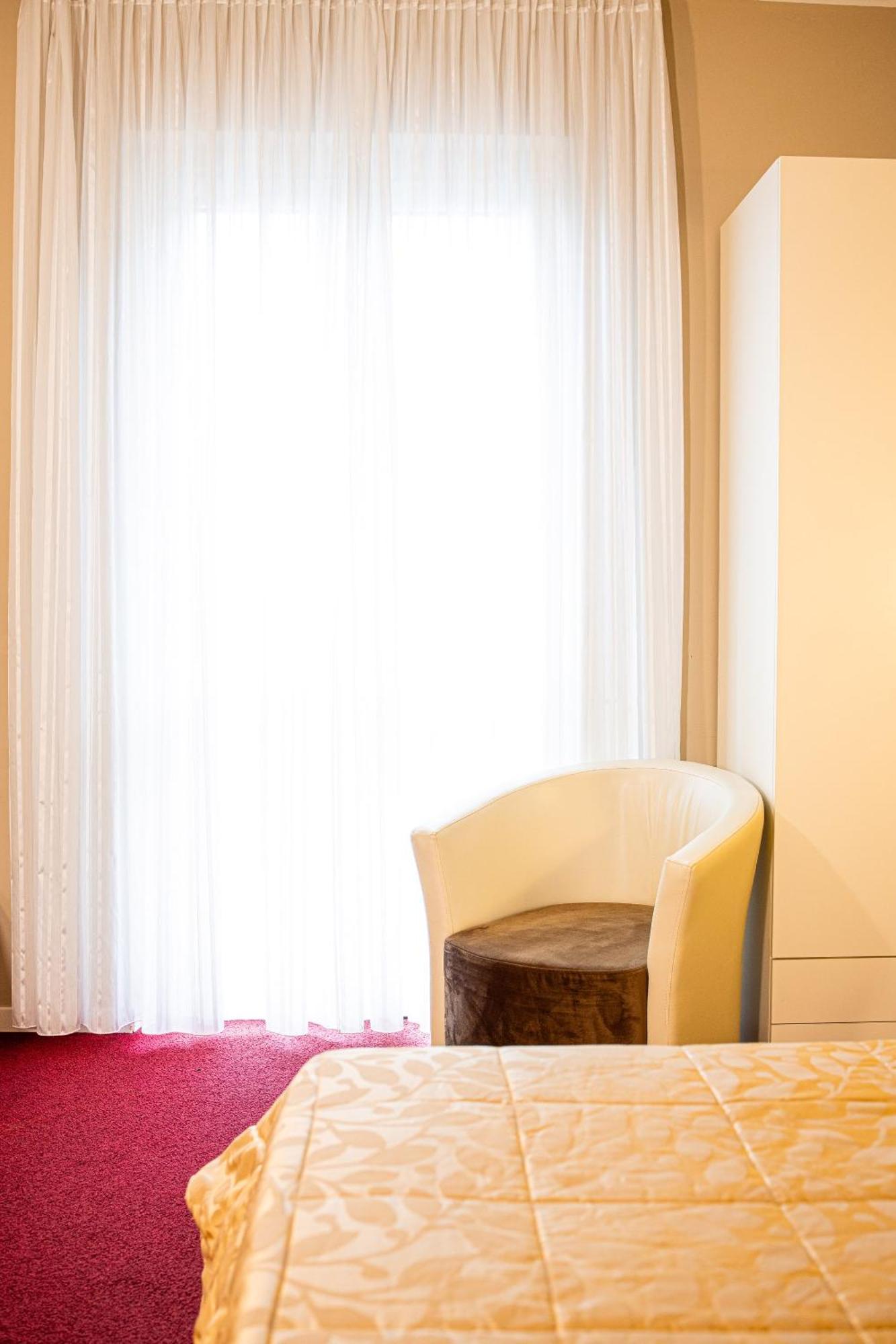 Hotel Italia ليريسي المظهر الخارجي الصورة