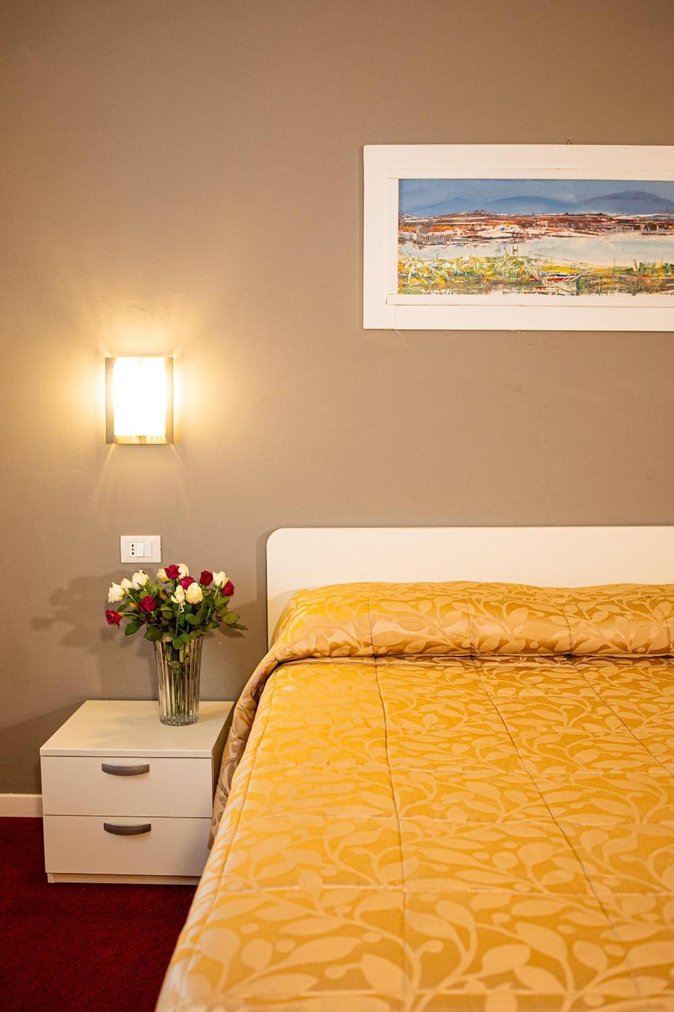 Hotel Italia ليريسي المظهر الخارجي الصورة