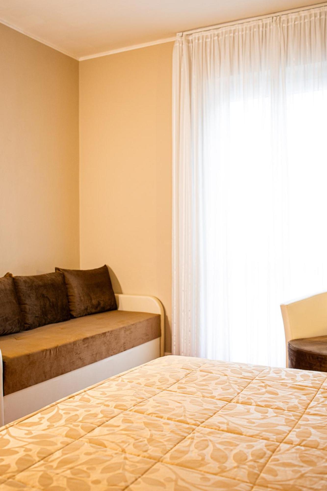 Hotel Italia ليريسي المظهر الخارجي الصورة