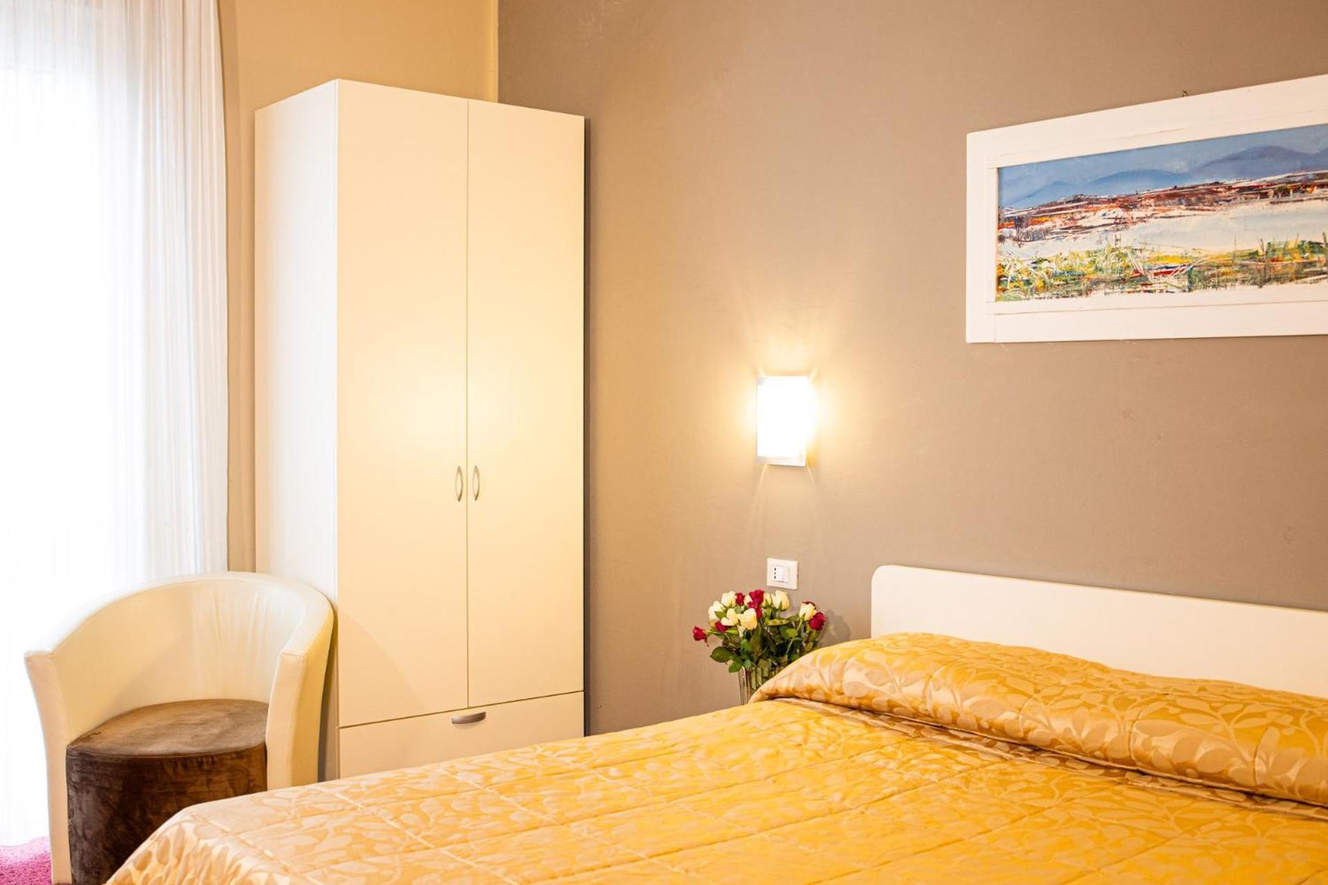 Hotel Italia ليريسي المظهر الخارجي الصورة